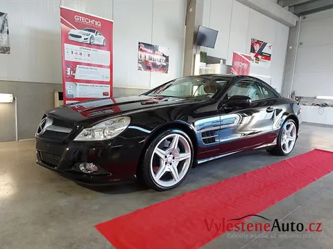 Mercedes SL - Vícekrokové leštění a ochrana laku