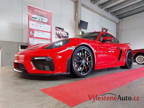 Porsche Cayman GT4