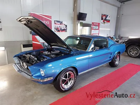 Ford Mustang Fastback - Vícekrokové leštění a ochrana laku