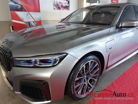 BMW 745e - Leštění a keramická ochrana laku
