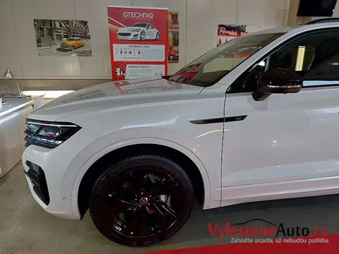 VW Touareg - Leštění a keramická ochrana karoserie