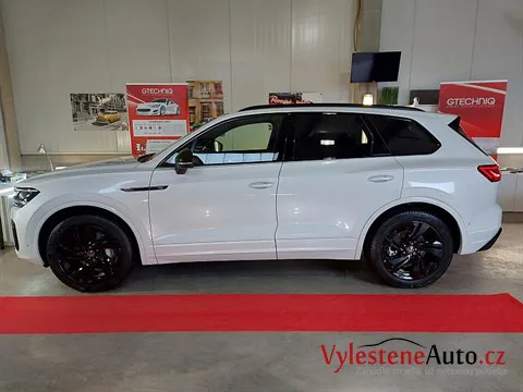 VW Touareg - Leštění a keramická ochrana karoserie