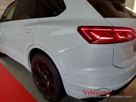 VW Touareg - Leštění a keramická ochrana karoserie