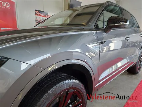 VW Touareg - Leštění a keramická ochrana laku