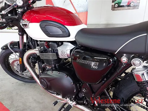 Triumph Bonneville - Leštění a keramická ochrana