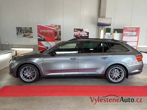 Škoda Superb kombi - Vícekrokové leštění a ochrana laku