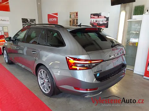 Škoda Superb kombi - Vícekrokové leštění a ochrana laku