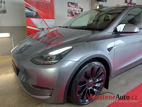 Tesla Y Performance - Vícekrokové leštění a keramická ochrana laku