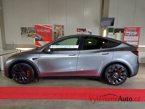 Tesla Y Performance - Vícekrokové leštění a keramická ochrana laku