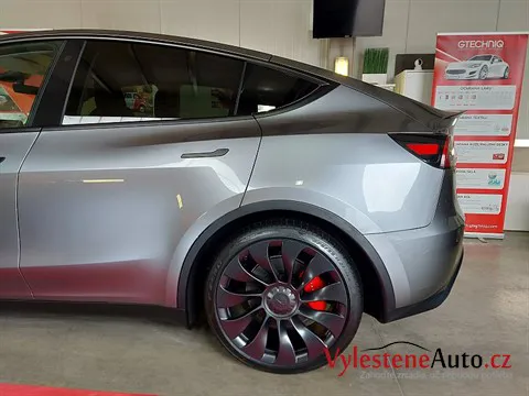 Tesla Y Performance - Vícekrokové leštění a keramická ochrana laku