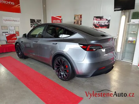 Tesla Y Performance - Vícekrokové leštění a keramická ochrana laku