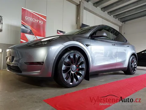 Tesla Y Performance - Vícekrokové leštění a keramická ochrana laku