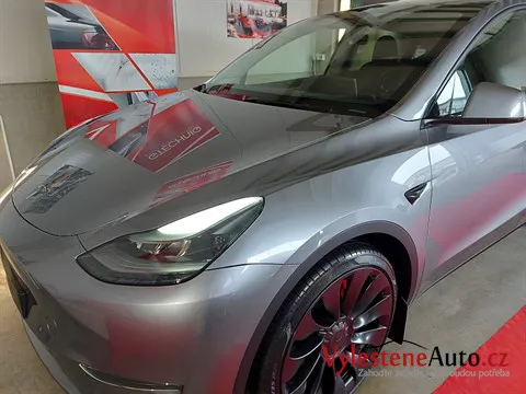 Tesla Y Performance - Vícekrokové leštění a keramická ochrana laku