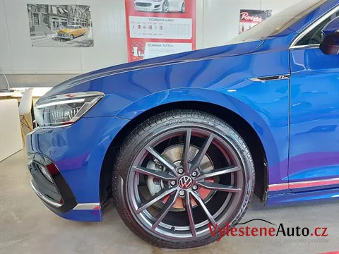 VW Passat kombi - Vícekrokové leštění a keramická ochrana laku