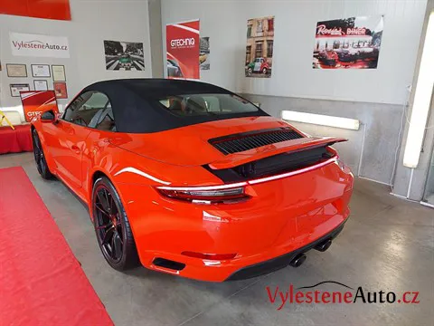 Porsche 911 4S cabrio - Vícekrokové leštění a ochrana laku