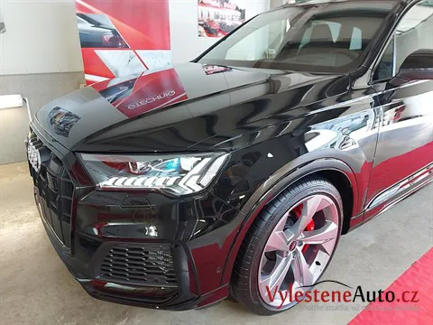 Audi SQ7 - Vícekrokové leštění a keramická ochrana laku