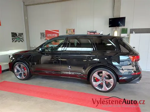 Audi SQ7 - Vícekrokové leštění a keramická ochrana laku