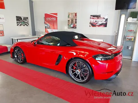Porsche 718 Spyder - Vícekrokové leštění a keramická ochrana laku