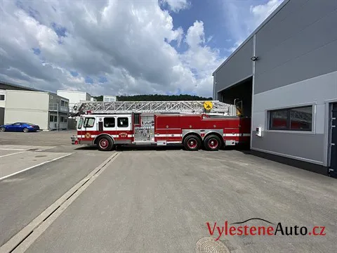 Fire Truck - Vícekrokové leštění a keramická ochrana laku