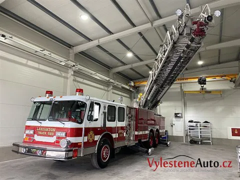 Fire Truck - Vícekrokové leštění a keramická ochrana laku