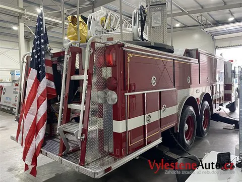 Fire Truck - Vícekrokové leštění a keramická ochrana laku