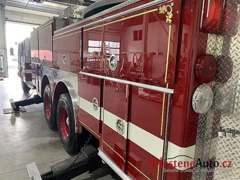 Fire Truck - Vícekrokové leštění a keramická ochrana laku