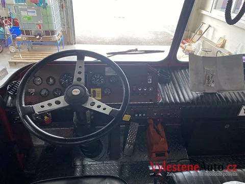 Fire Truck - Vícekrokové leštění a keramická ochrana laku