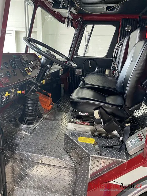 Fire Truck - Vícekrokové leštění a keramická ochrana laku