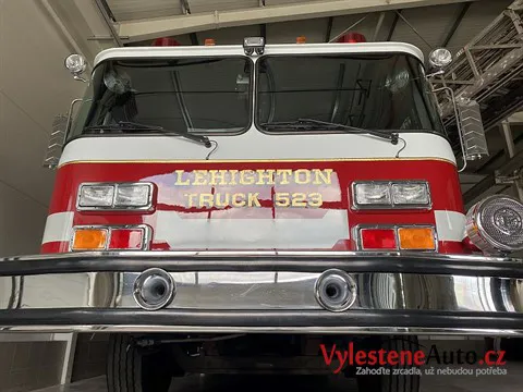 Fire Truck - Vícekrokové leštění a keramická ochrana laku