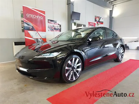 Tesla Model 3 - Leštění a keramická ochrana laku