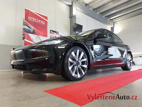 Tesla Model 3 - Leštění a keramická ochrana laku