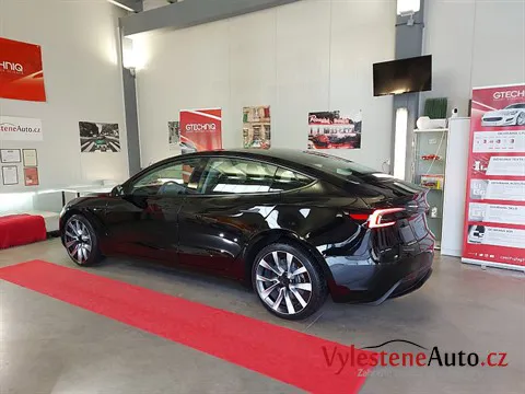 Tesla Model 3 - Leštění a keramická ochrana laku
