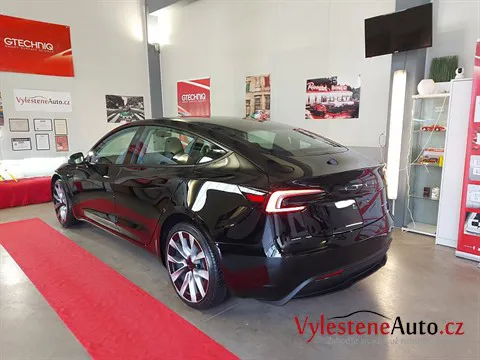 Tesla Model 3 - Leštění a keramická ochrana laku