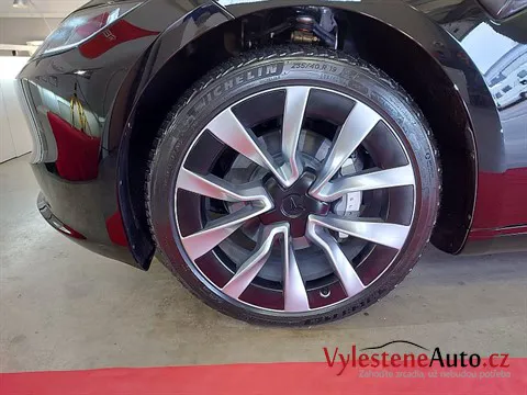 Tesla Model 3 - Leštění a keramická ochrana laku