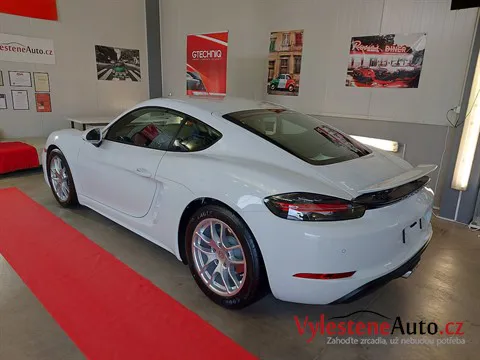 Porsche 718 Cayman - Vícekrokové leštění a keramická ochrana laku