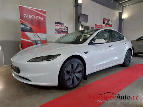 Tesla Model 3 - Leštění a keramická ochrana laku