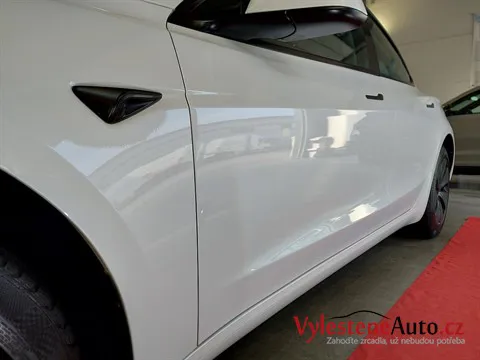 Tesla Model 3 - Leštění a keramická ochrana laku