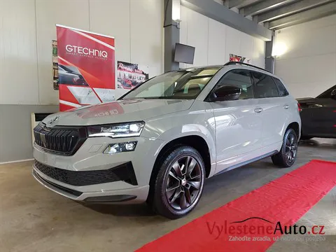 Škoda Karoq - Vícekrokové leštění a ochrana laku