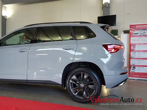 Škoda Karoq - Vícekrokové leštění a ochrana laku