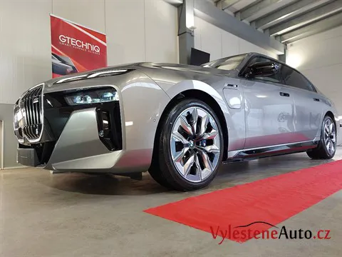 BMW 760e - Leštění a keramická ochrana laku