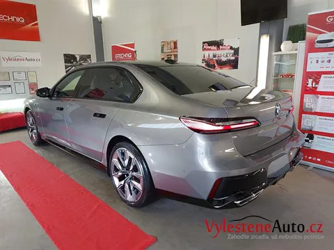 BMW 760e - Leštění a keramická ochrana laku