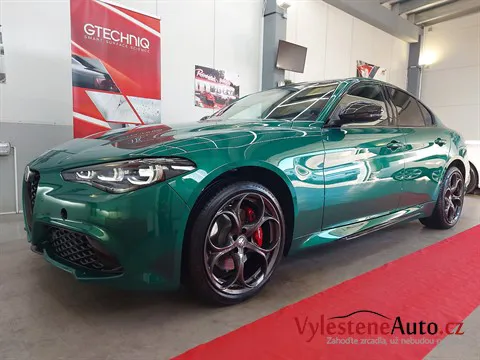Alfa Romeo Giulia - Vícekrokové leštění a keramická ochrana laku