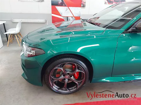 Alfa Romeo Giulia - Vícekrokové leštění a keramická ochrana laku