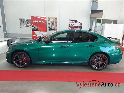 Alfa Romeo Giulia - Vícekrokové leštění a keramická ochrana laku