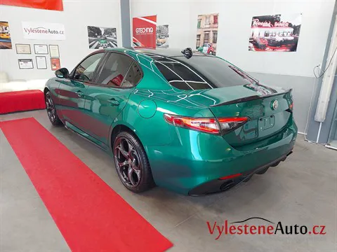 Alfa Romeo Giulia - Vícekrokové leštění a keramická ochrana laku