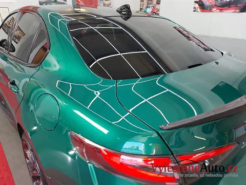 Alfa Romeo Giulia - Vícekrokové leštění a keramická ochrana laku