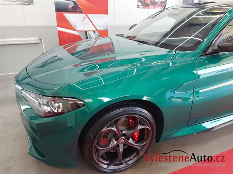 Alfa Romeo Giulia - Vícekrokové leštění a keramická ochrana laku