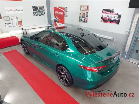 Alfa Romeo Giulia - Vícekrokové leštění a keramická ochrana laku