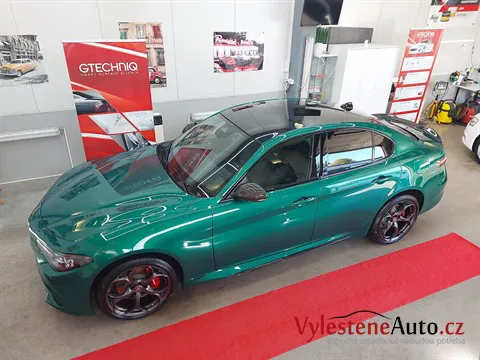 Alfa Romeo Giulia - Vícekrokové leštění a keramická ochrana laku