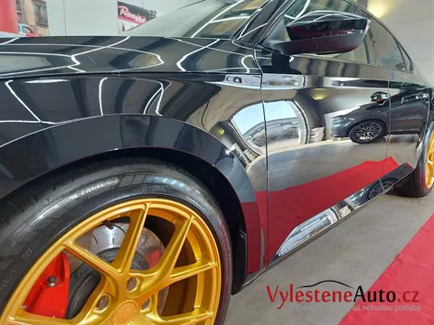 Škoda Superb - Vícekroková renovace a keramická ochrana laku